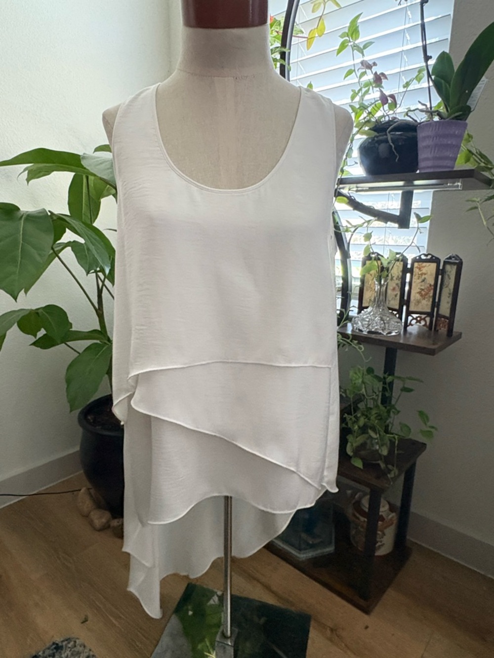 BCBGMaxAzria White Layered Asymmetrical Scoop Neck Camisole NWT sz-SMALL